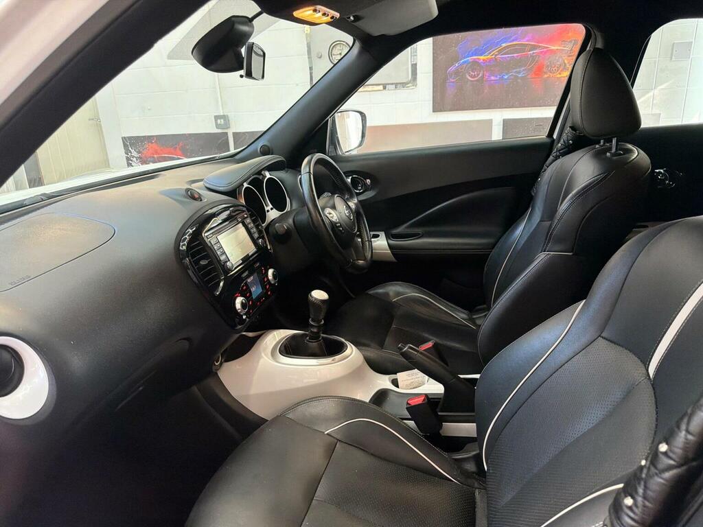 Nissan Juke Red #9