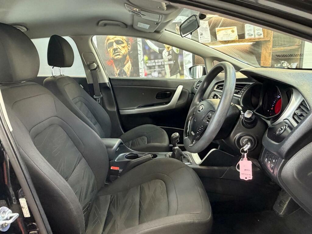 Kia Ceed 1.6 Crdi 1 Euro 6 Ss Black #5