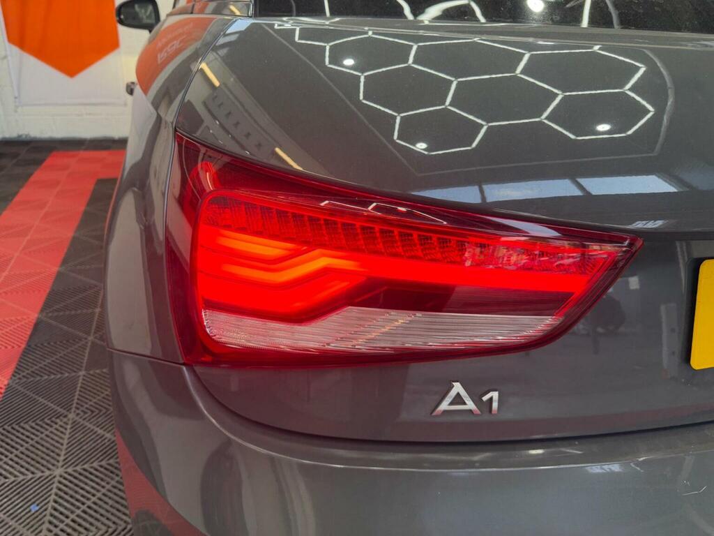 Audi A1 1.4 Tfsi 150 Black Edition Black #16