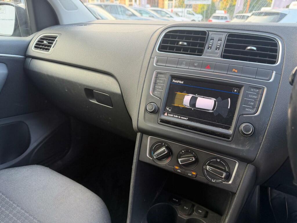 Volkswagen Polo Bluegt White #8
