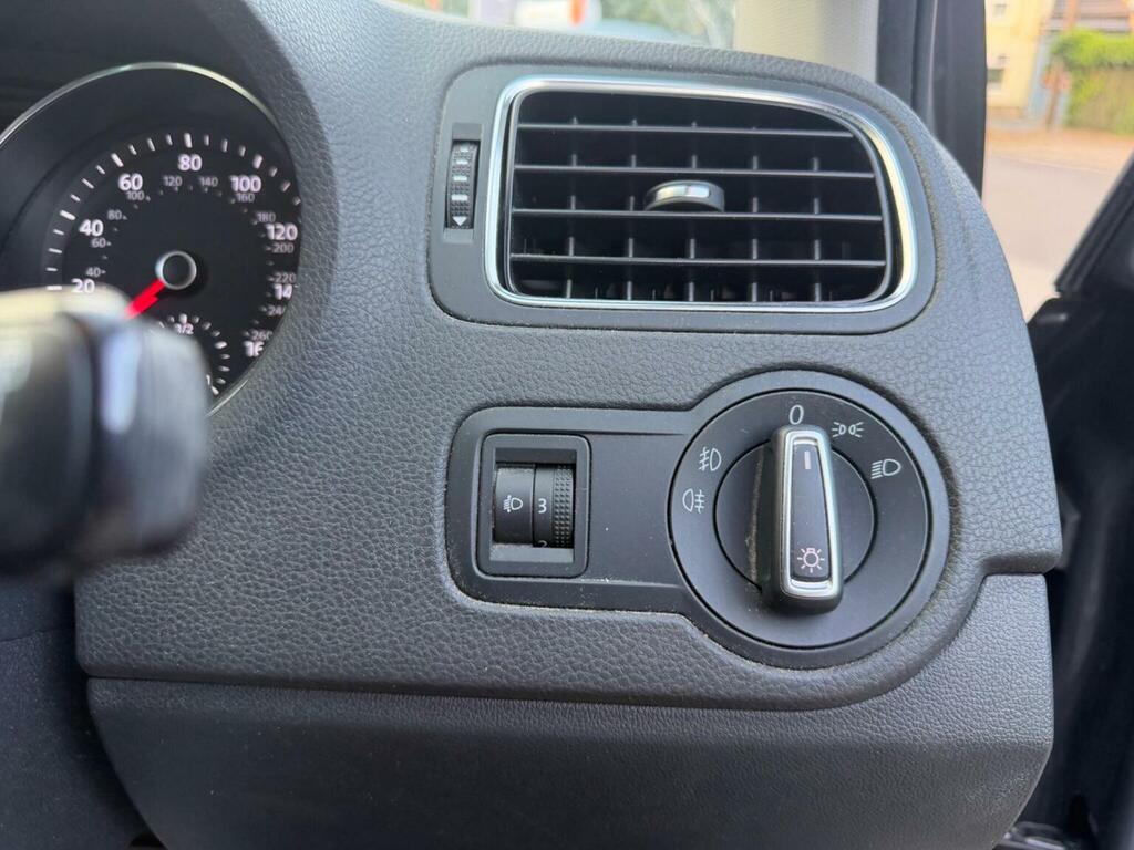 Volkswagen Polo Bluegt White #15
