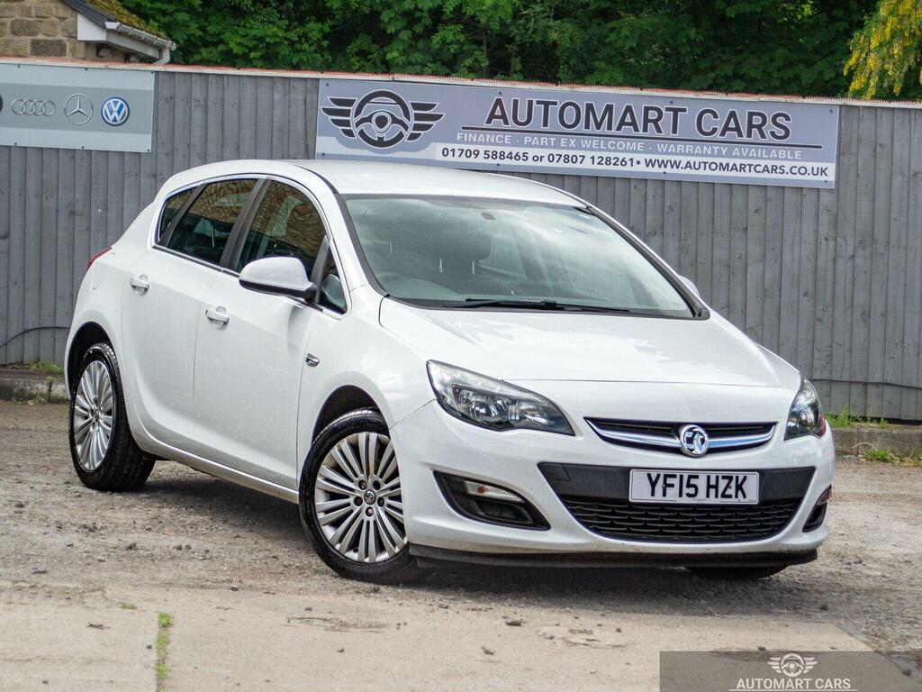 Vauxhall Astra Hatchback 1.6 16V Excite Euro 5 201515 White