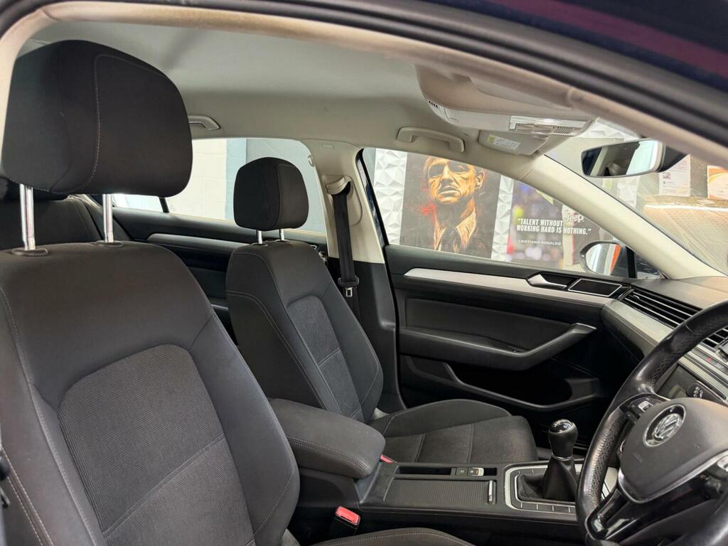 Volkswagen Passat 2.0 Tdi Bluemotion Black #15