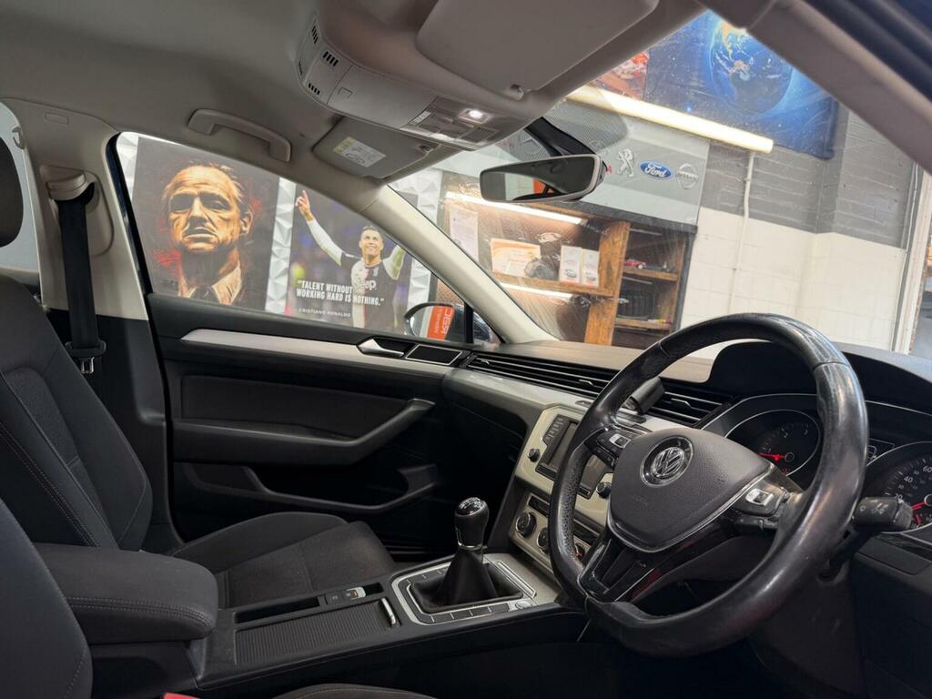 Volkswagen Passat 2.0 Tdi Bluemotion Black #9