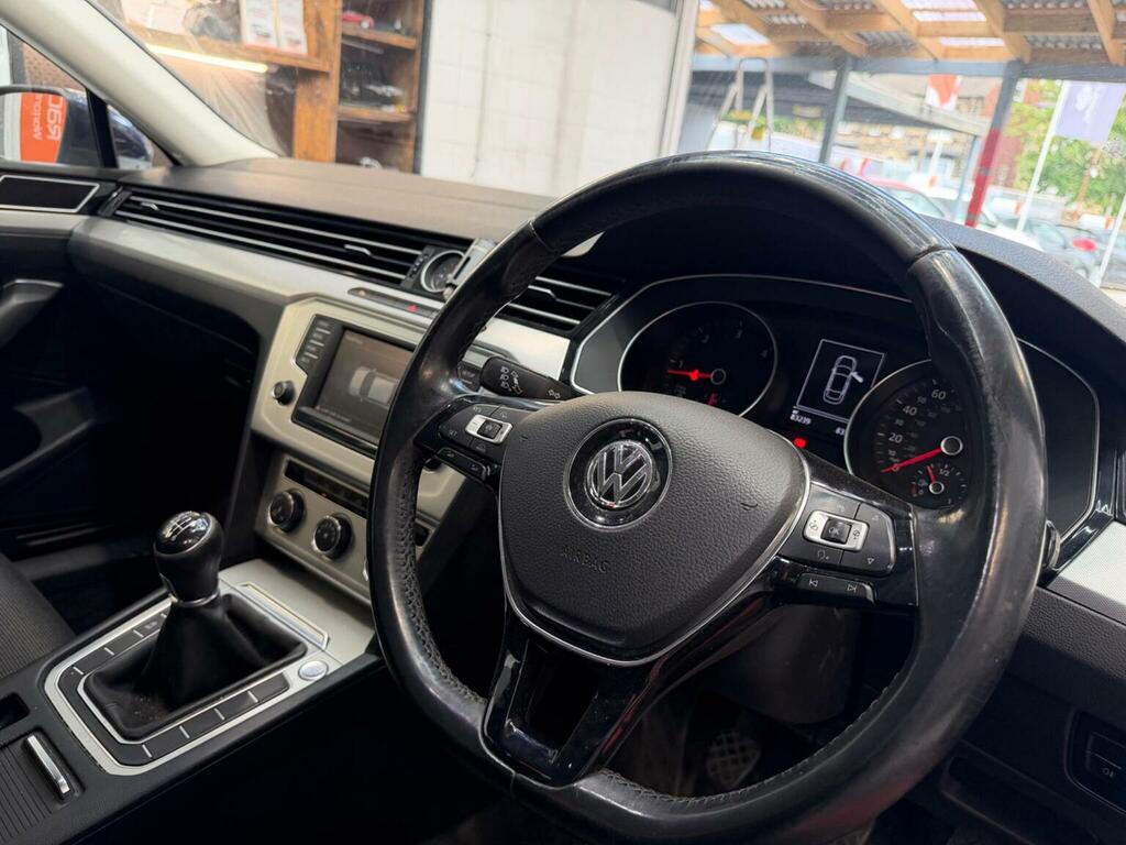 Volkswagen Passat 2.0 Tdi Bluemotion Black #13