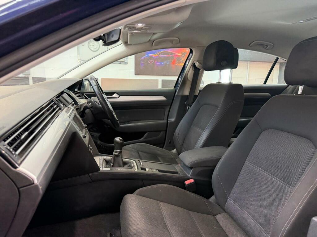 Volkswagen Passat 2.0 Tdi Bluemotion Black #17