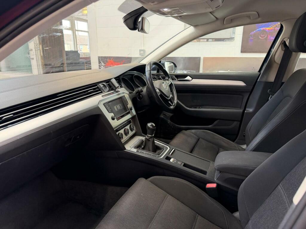 Volkswagen Passat 2.0 Tdi Bluemotion Black #18