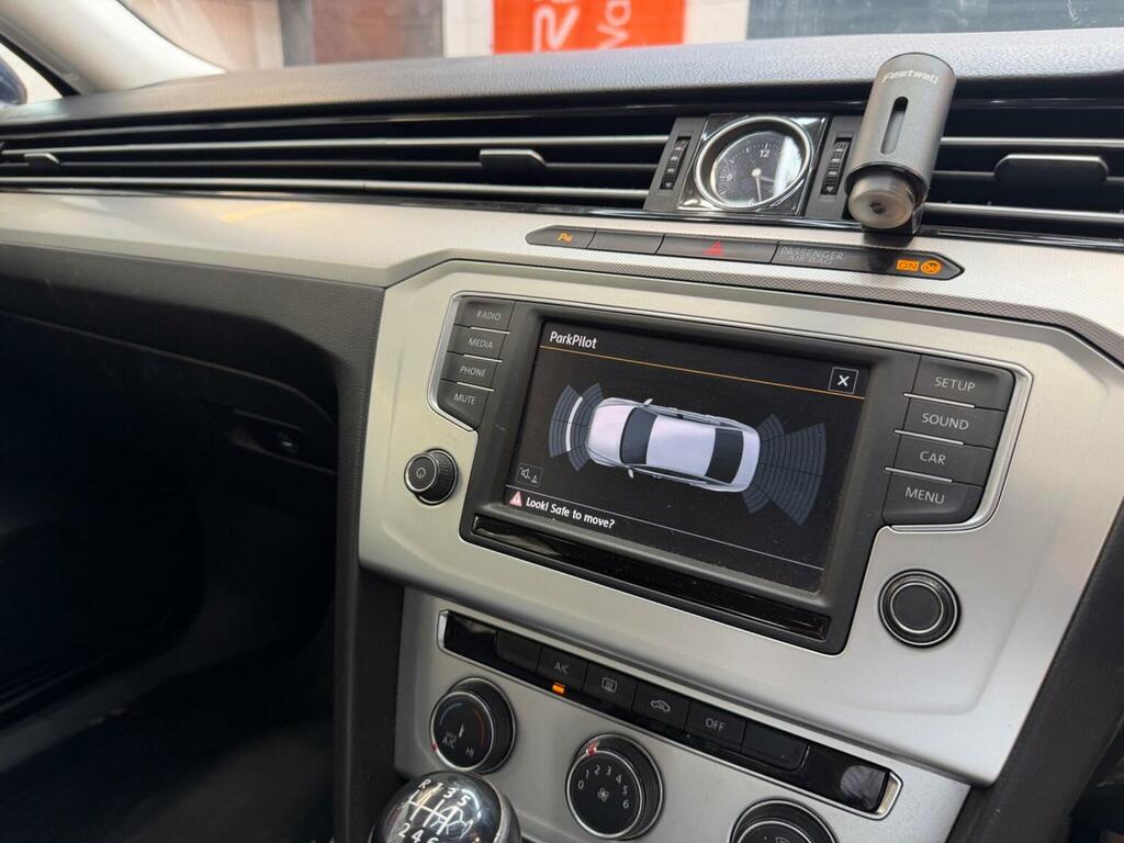 Volkswagen Passat 2.0 Tdi Bluemotion Black #7