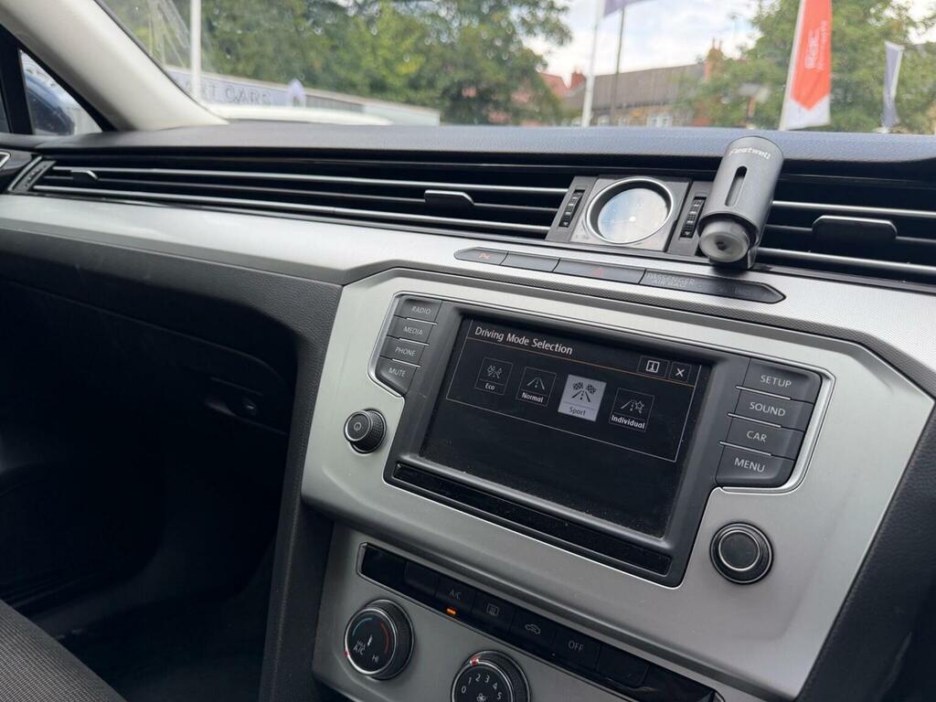 Volkswagen Passat 2.0 Tdi Bluemotion Black #26