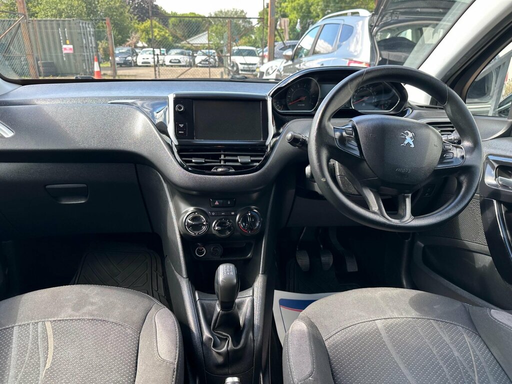 Peugeot 208 1.2 Vti Style - 20 Road Tax, 12 Months, 2 Keys Black #23