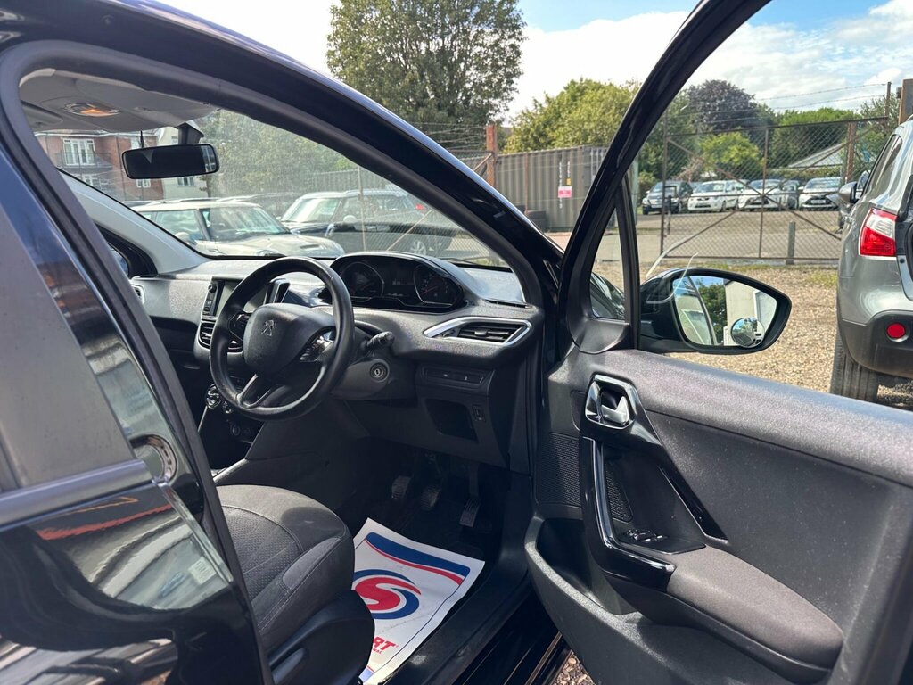 Peugeot 208 1.2 Vti Style - 20 Road Tax, 12 Months, 2 Keys Black #51