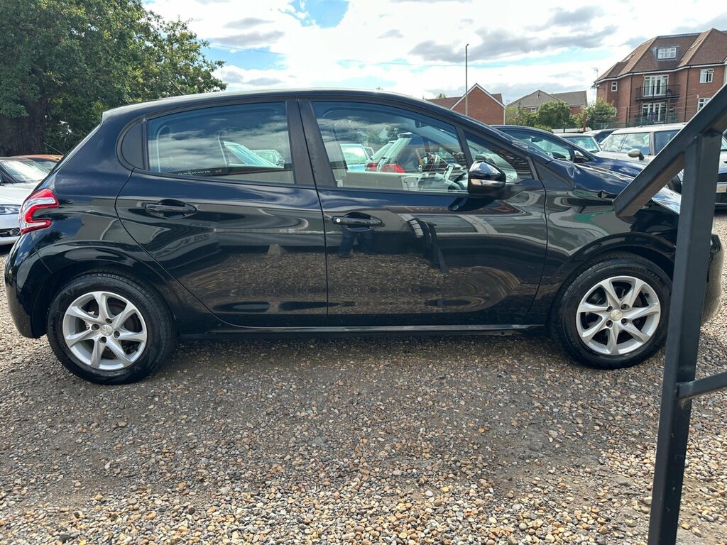 Peugeot 208 1.2 Vti Style - 20 Road Tax, 12 Months, 2 Keys Black #25