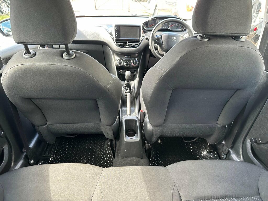 Peugeot 208 1.2 Vti Style - 20 Road Tax, 12 Months, 2 Keys Black #53