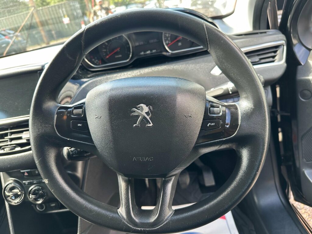 Peugeot 208 1.2 Vti Style - 20 Road Tax, 12 Months, 2 Keys Black #50