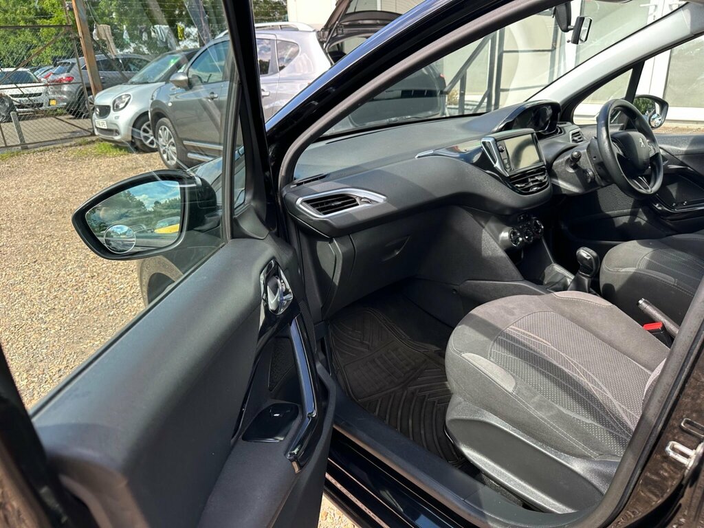 Peugeot 208 1.2 Vti Style - 20 Road Tax, 12 Months, 2 Keys Black #54