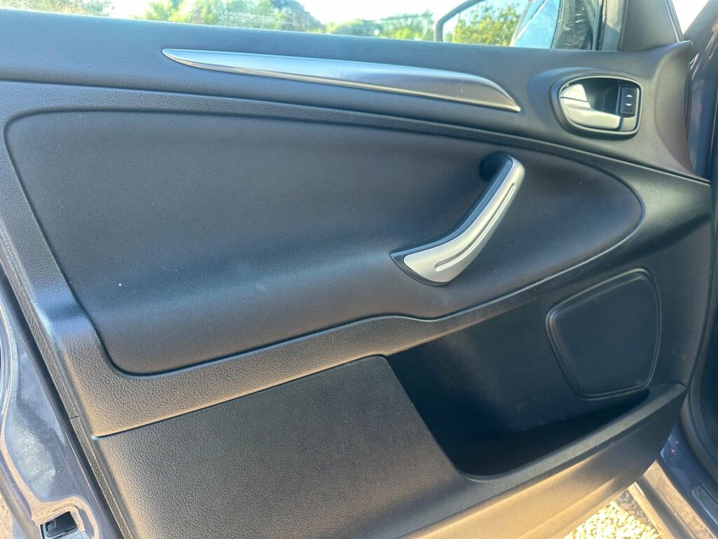 Ford Galaxy Titanium Silver #29