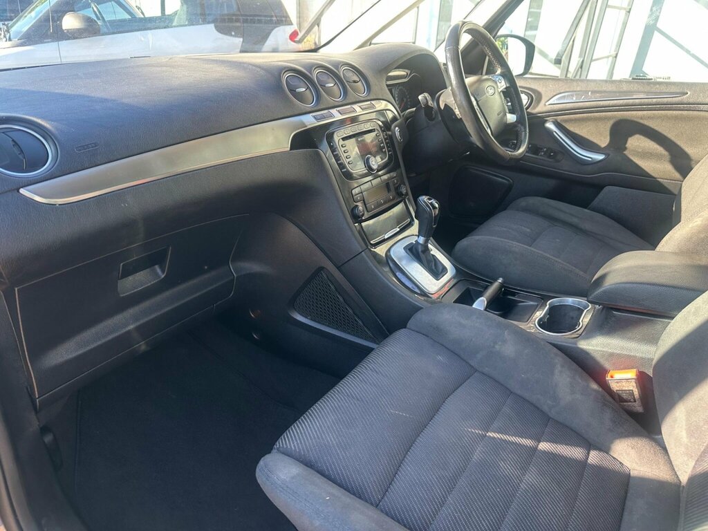 Ford Galaxy Titanium Silver #30