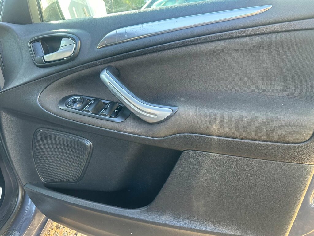 Ford Galaxy Titanium Silver #46