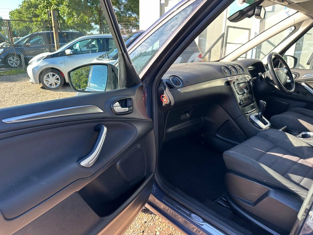 Ford Galaxy Titanium Silver #40