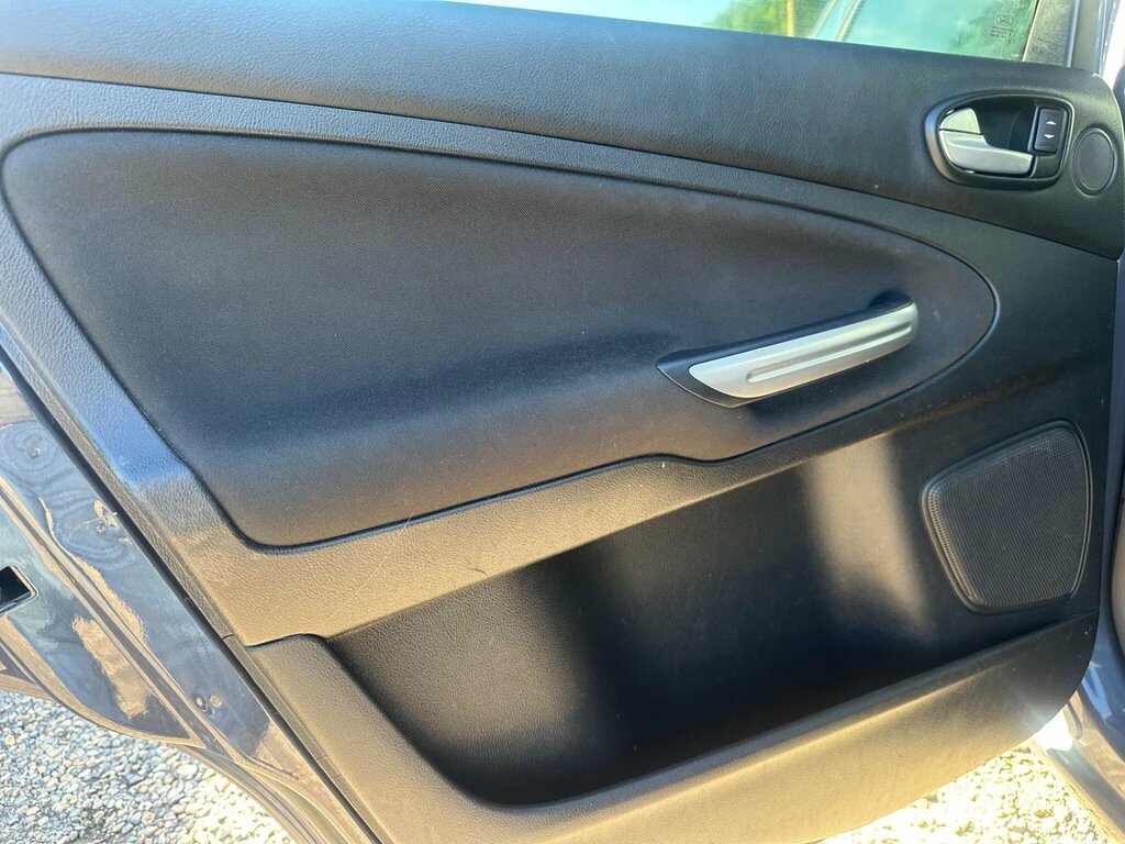 Ford Galaxy Titanium Silver #32