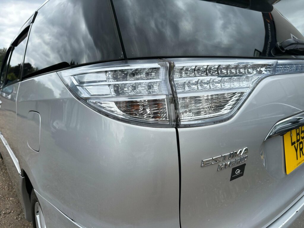 Toyota Estima Mpv White #52