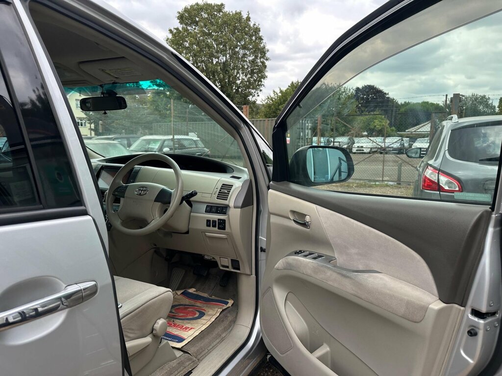 Toyota Estima Mpv White #43