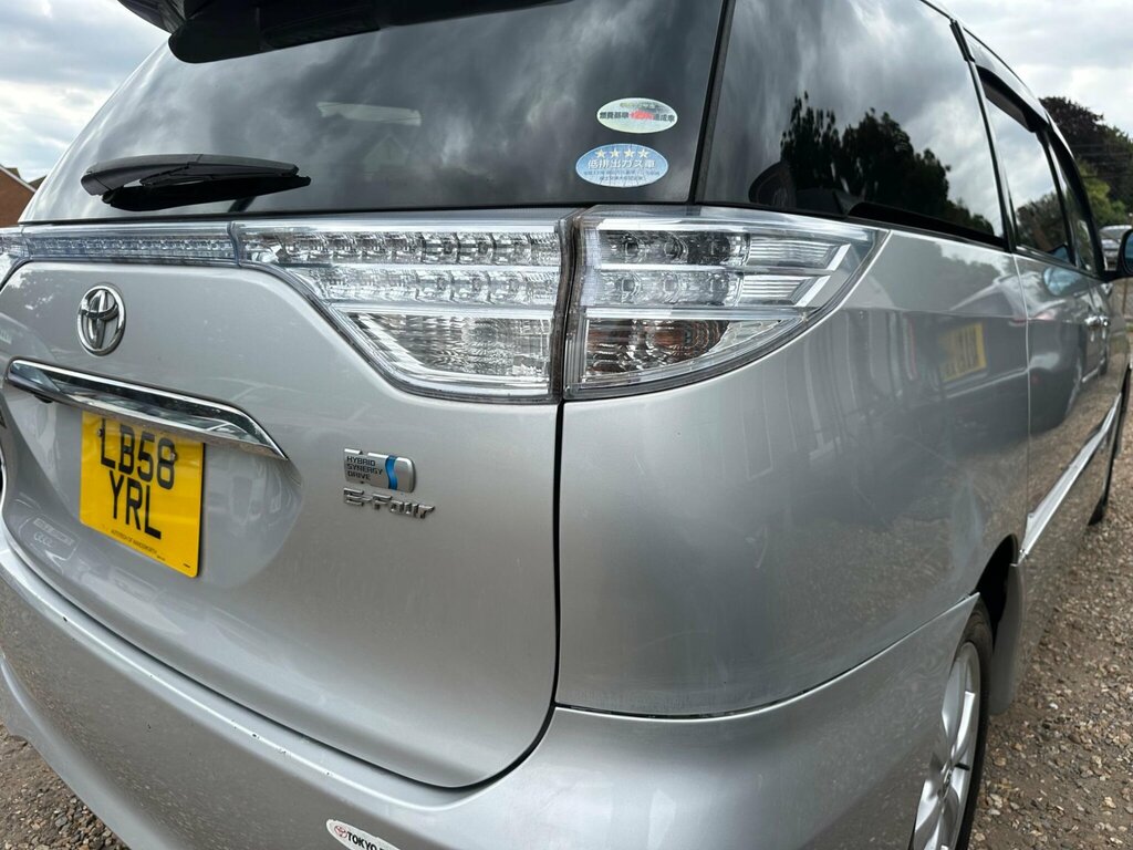 Toyota Estima Mpv White #57
