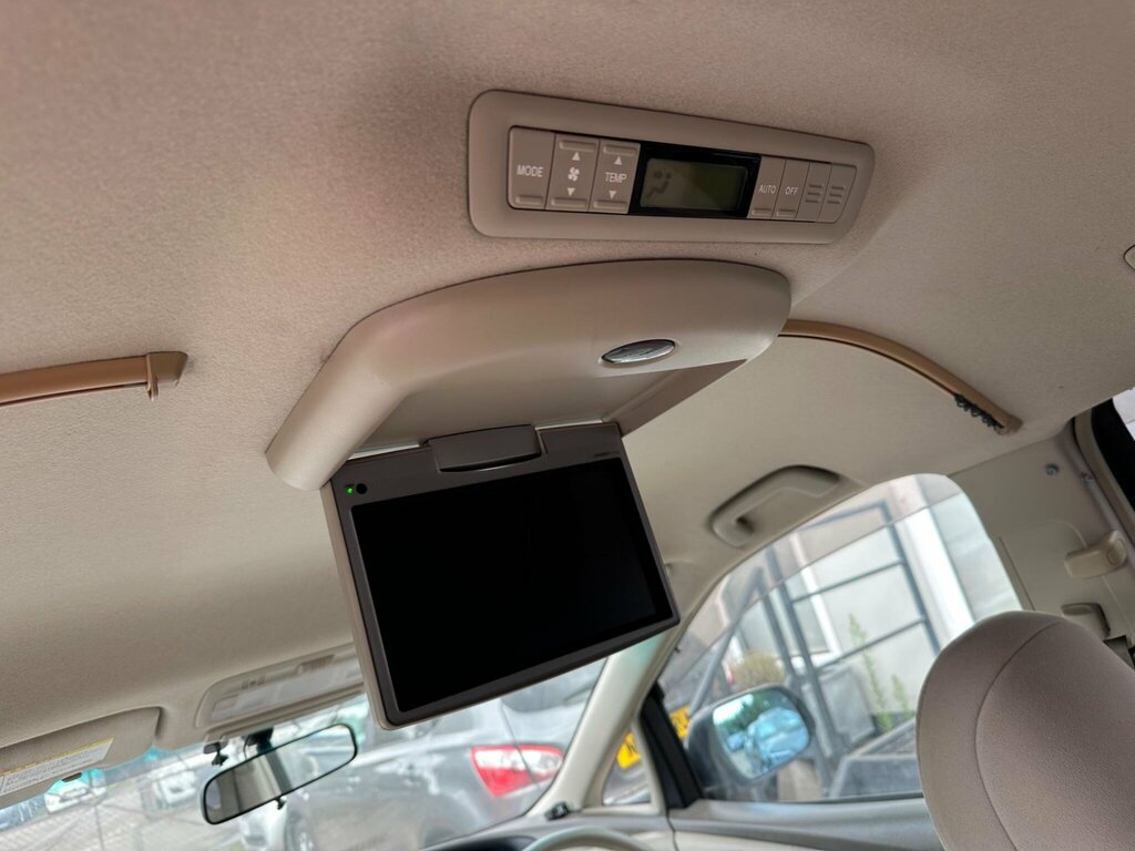 Toyota Estima Mpv White #42