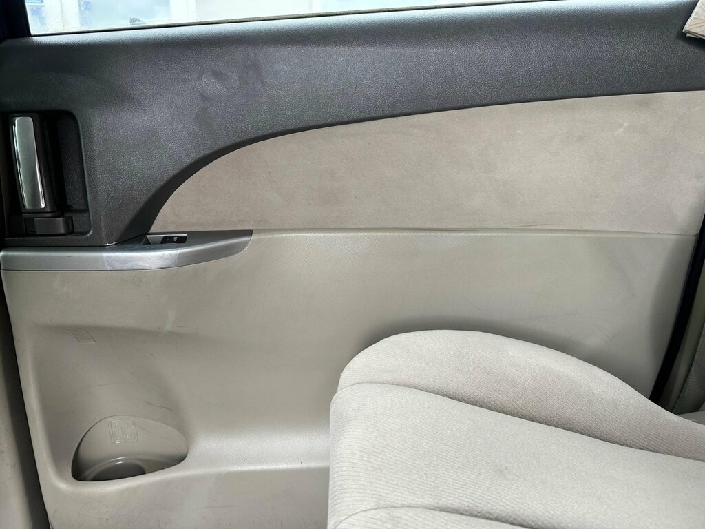 Toyota Estima Mpv White #53