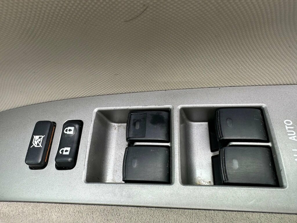 Toyota Estima Mpv White #39