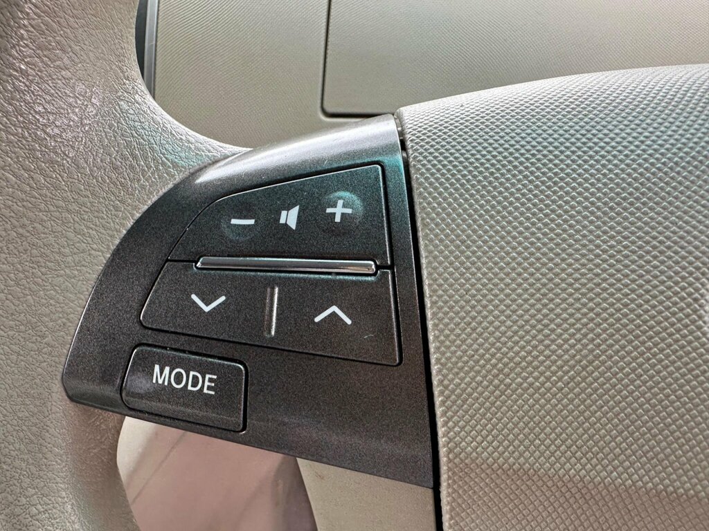 Toyota Estima Mpv White #38