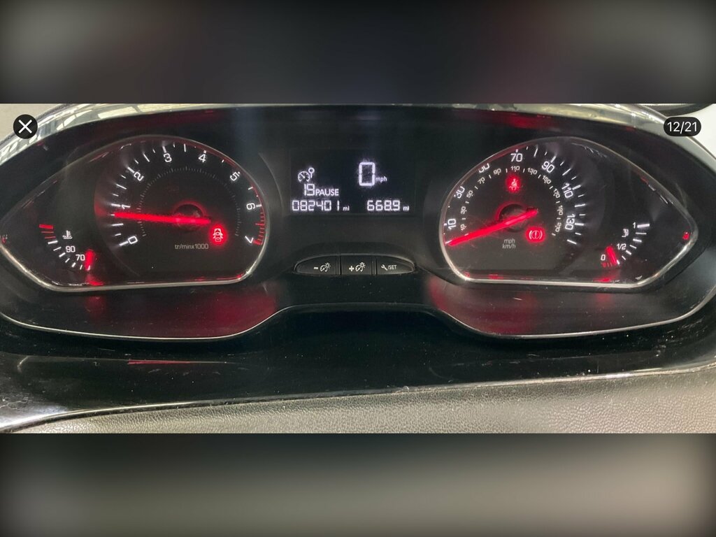 Peugeot 208 Access Black #43