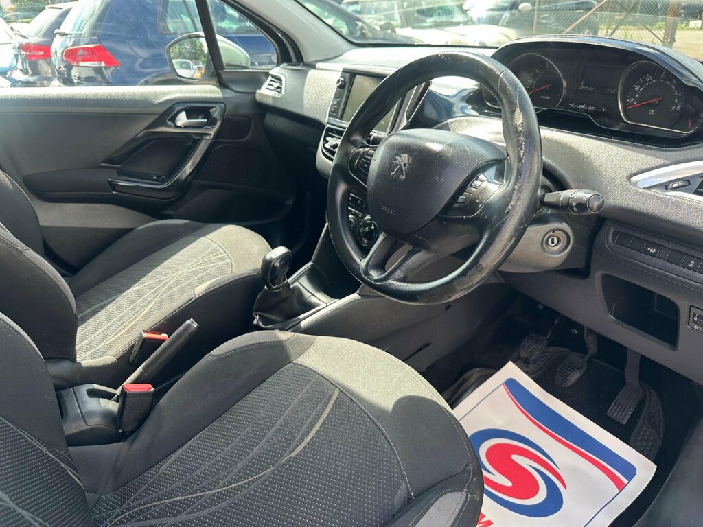 Peugeot 208 Access Black #15