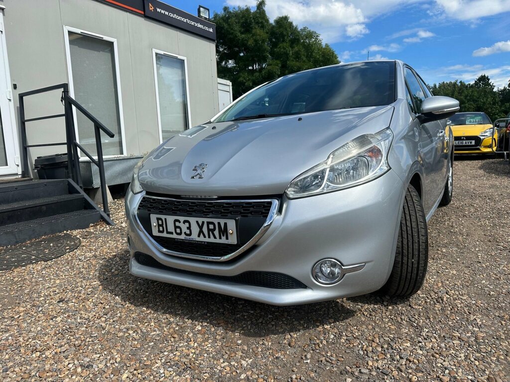 Peugeot 208 Access Black #46