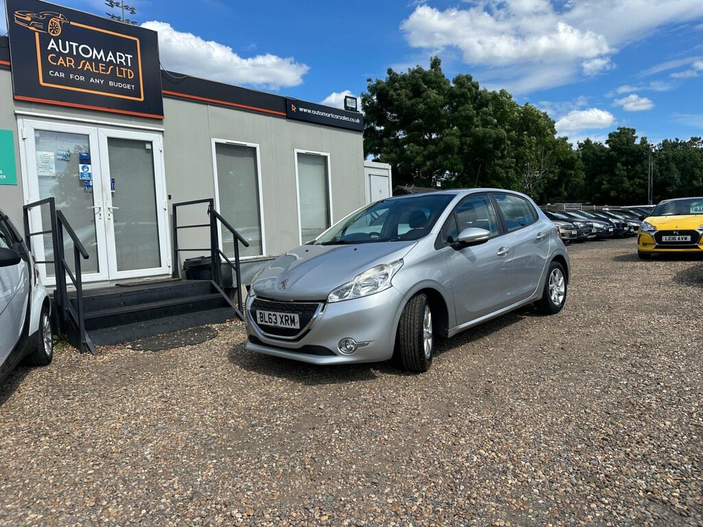 Peugeot 208 Access Black #11