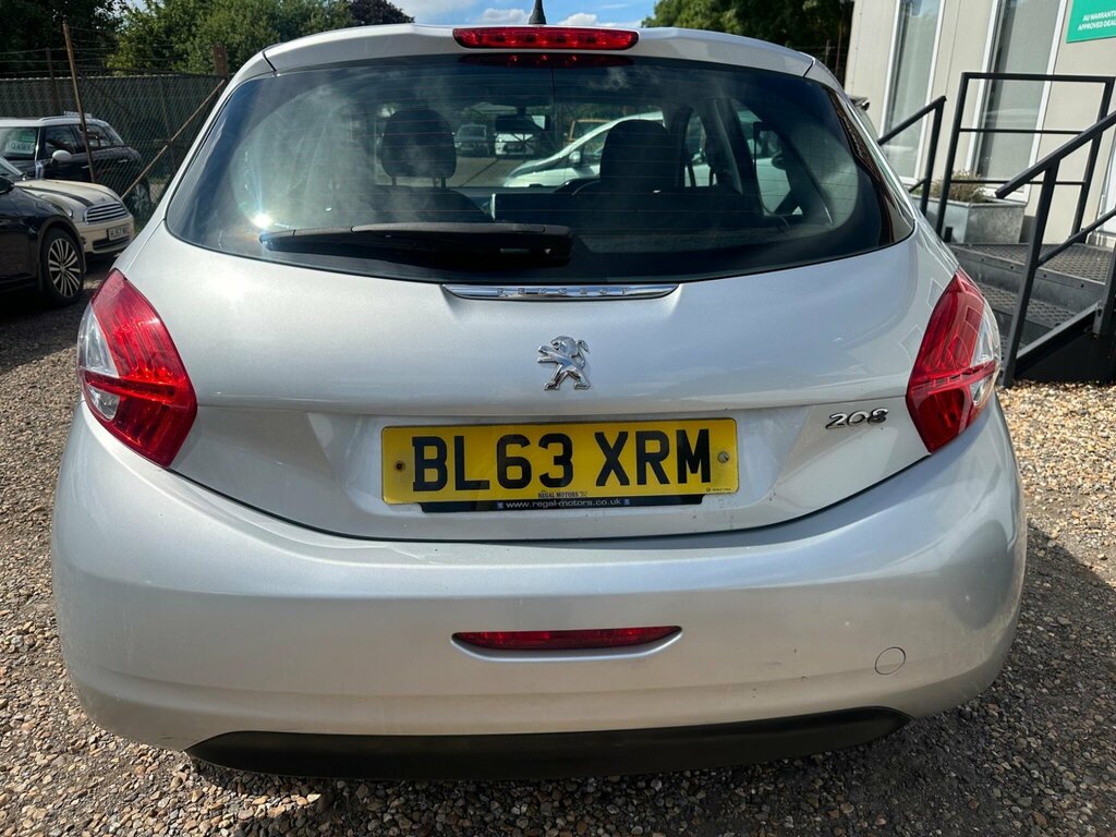 Peugeot 208 Access Black #25