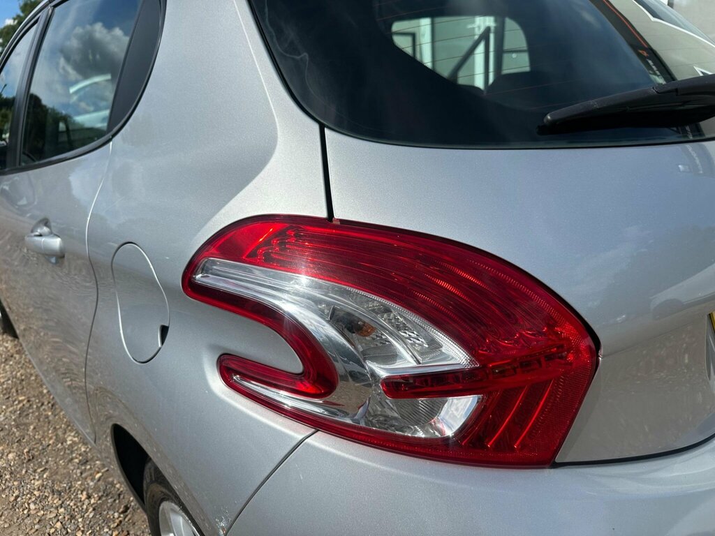 Peugeot 208 Access Black #39