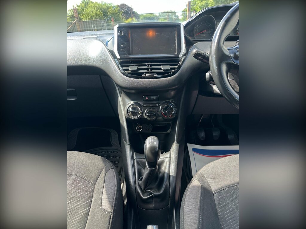 Peugeot 208 Access Black #26
