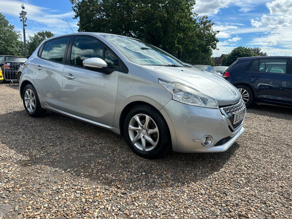 Peugeot 208 Access Black #16