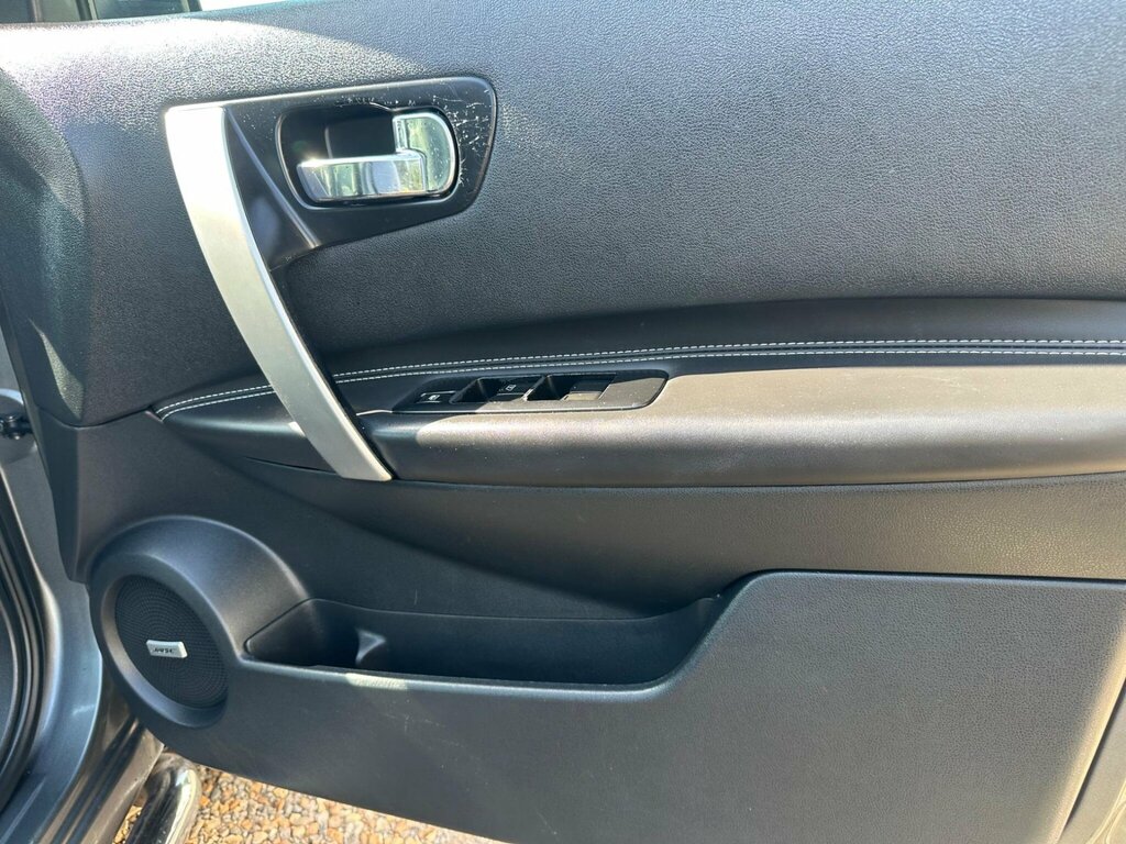 Nissan Qashqai Acenta Black #32