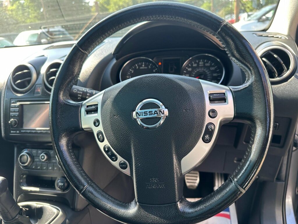 Nissan Qashqai Acenta Black #50