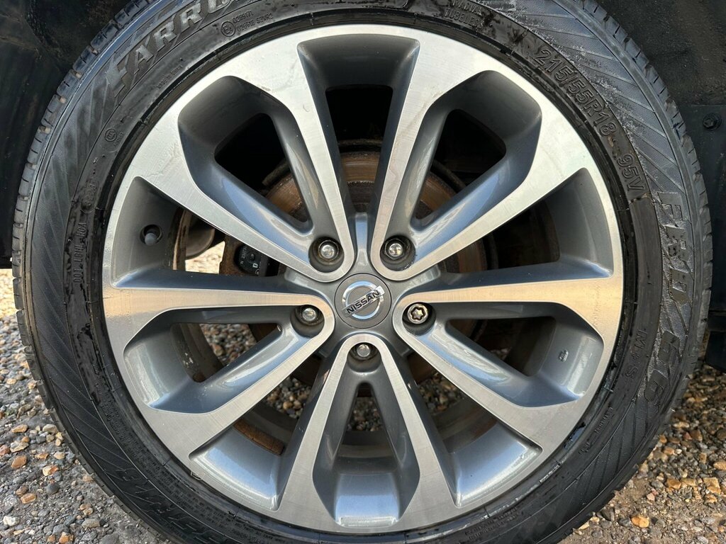 Nissan Qashqai Acenta Black #36