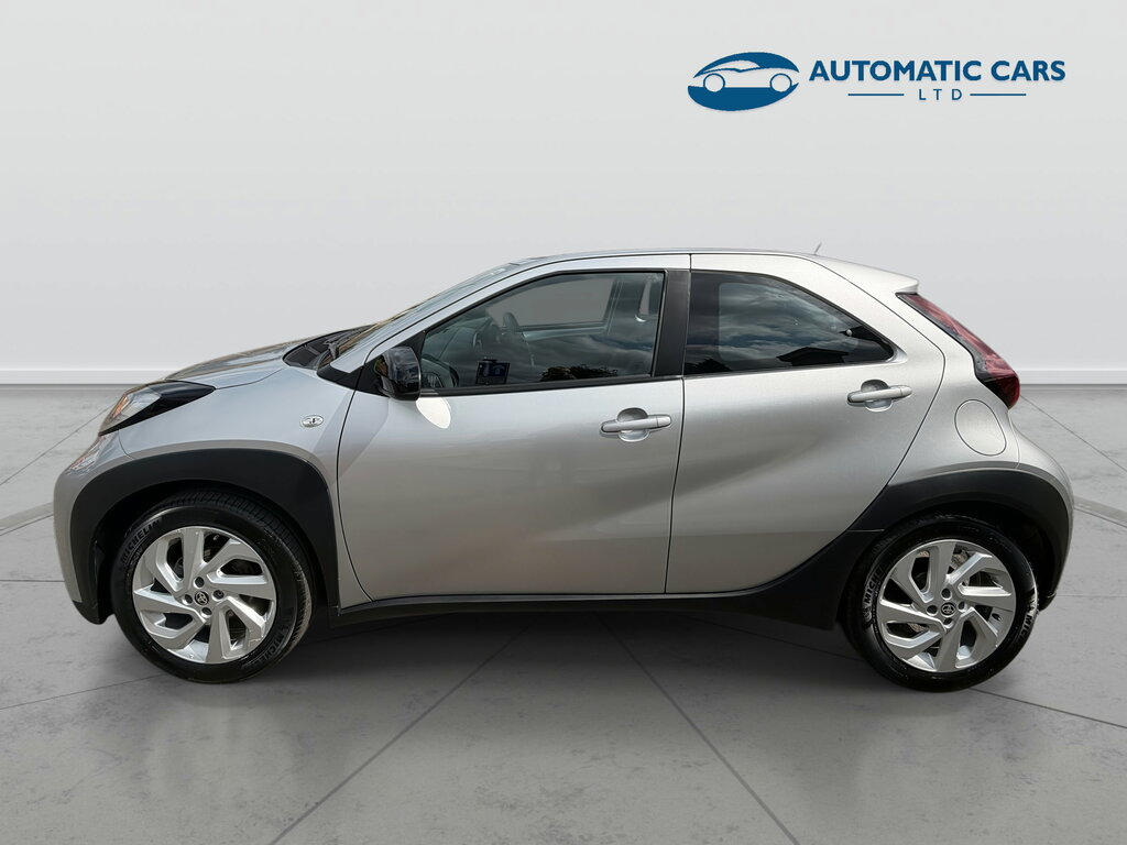 Toyota Aygo X Vvt-i Pure Silver #4