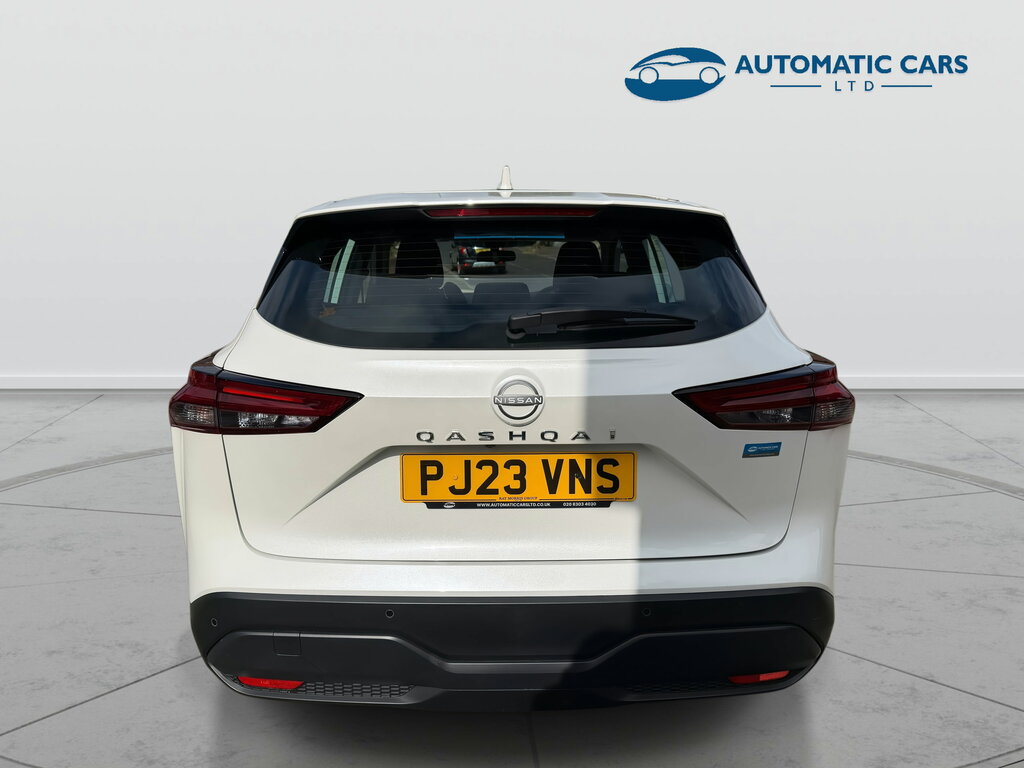Nissan Qashqai Dig-t Acenta Premium Mhev White #4