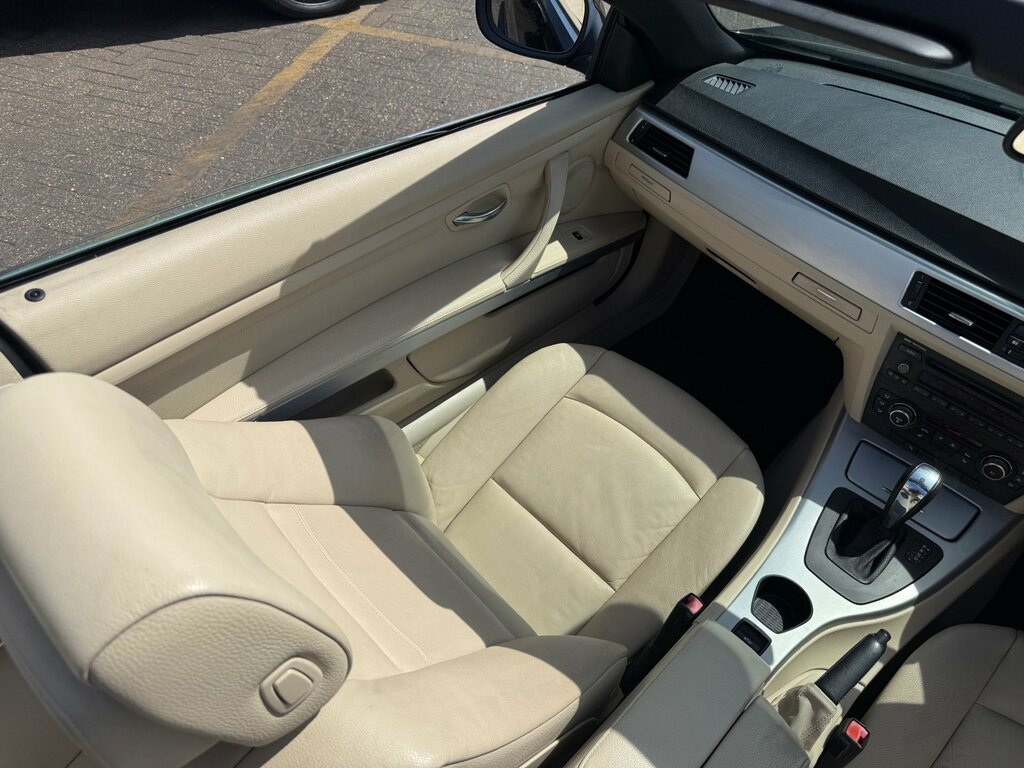 BMW 3 Series 2.0 320I Se Convertible Steptronic Euro YE10AVY Black #5