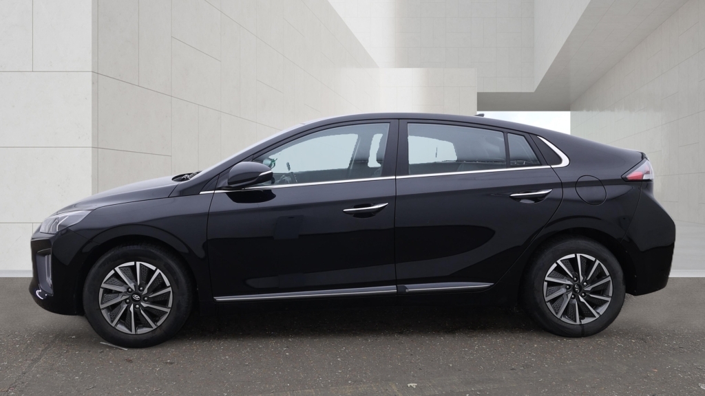 Hyundai Ioniq Premium Black #3