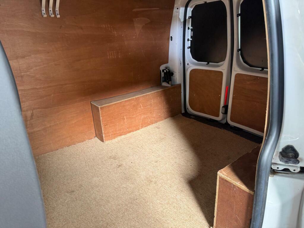 Volkswagen Caddy Panel Van White #14