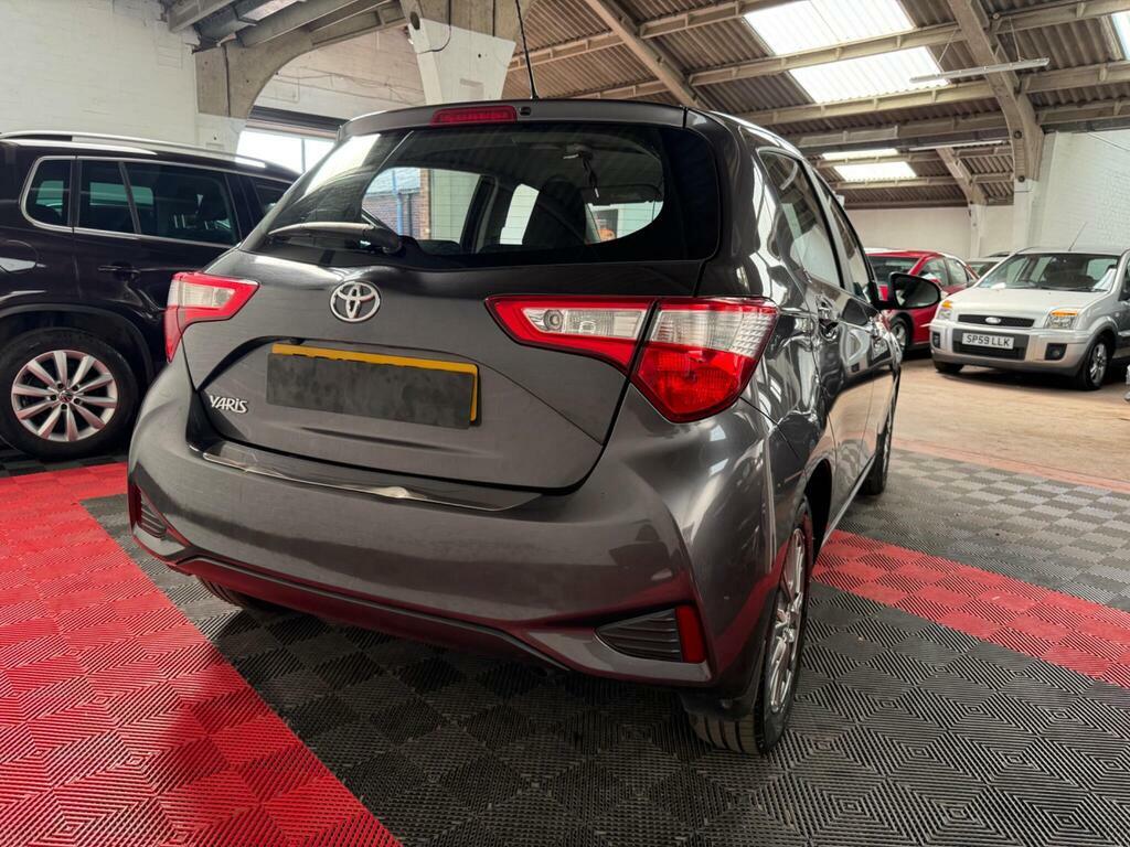 Toyota Yaris 1.5 Vvt-i Icon Tech Euro 6 Grey #6