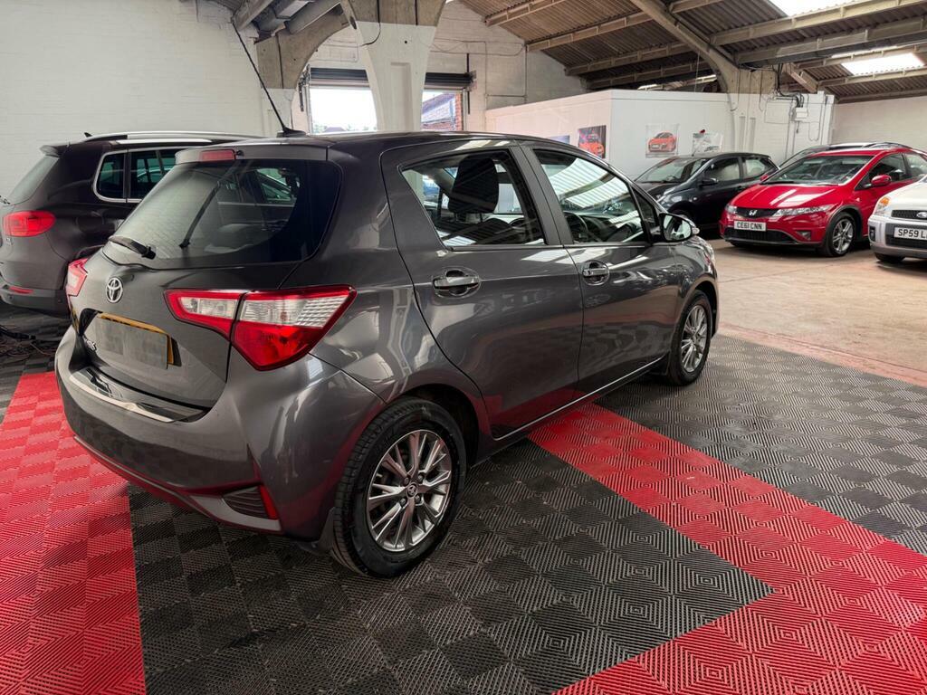 Toyota Yaris 1.5 Vvt-i Icon Tech Euro 6 Grey #5