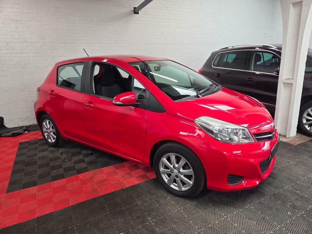 Toyota Yaris 1.33 Dual Vvt-i Tr Euro 5 Red